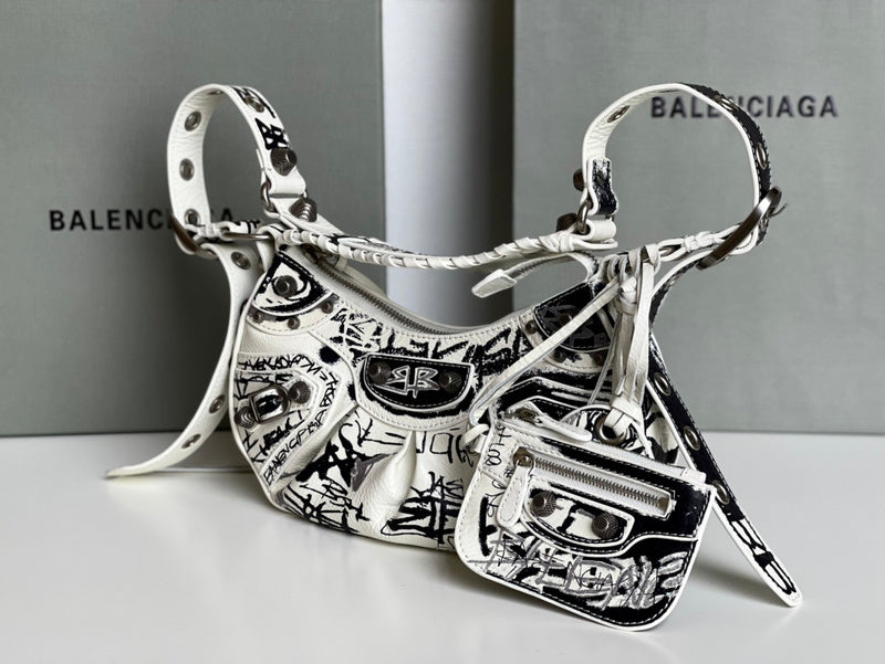 Zivas Charm Timeless Appeal Statement Handbag (Polished Everyday Piece) – Lifestyle Shot