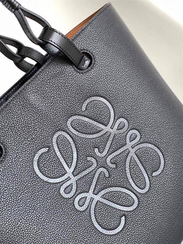 Ziva's Charm handbag – product shot (29cm*14cm*25cm)