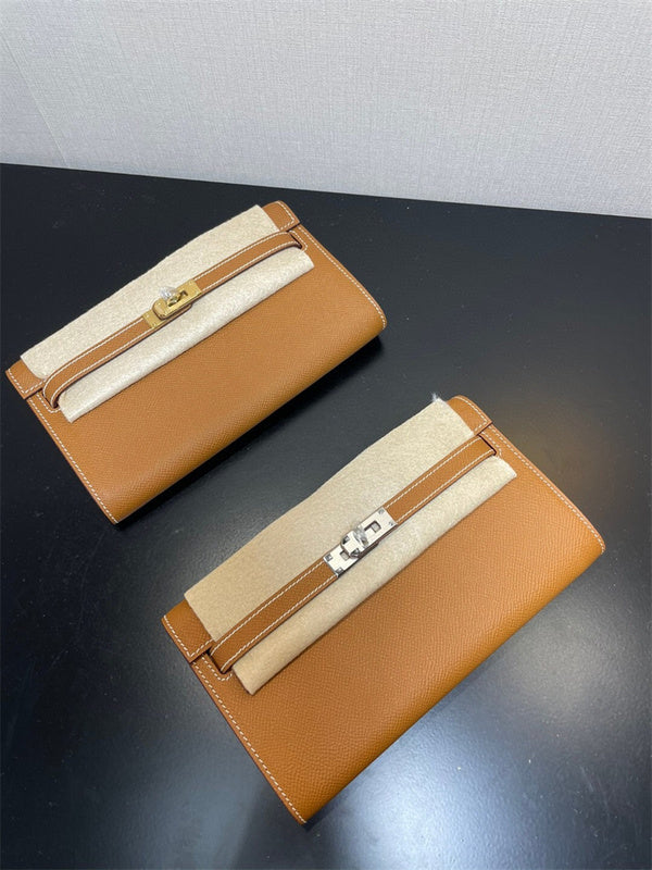  Streamlined carryall bag front view 13
