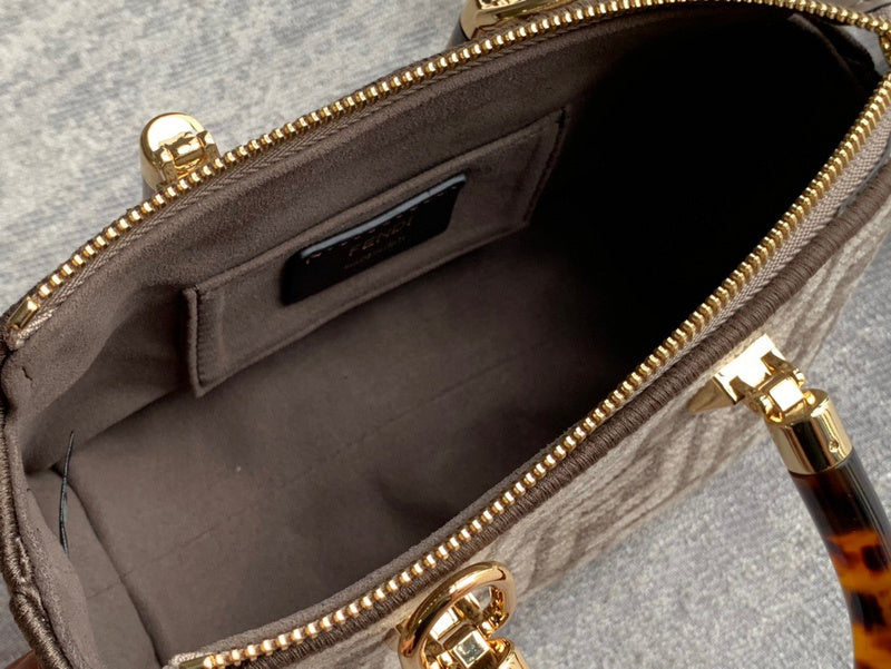 Ziva's Charm handbag – carry view (17cm*18cm*8cm)