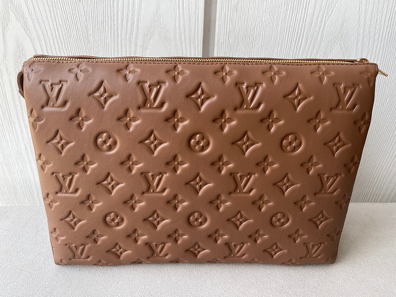Close-up detail of structured statement women's handbag – women's luxury accessory