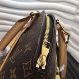 Handle and strap detail of chic premium women's handbag – women's everyday handbag