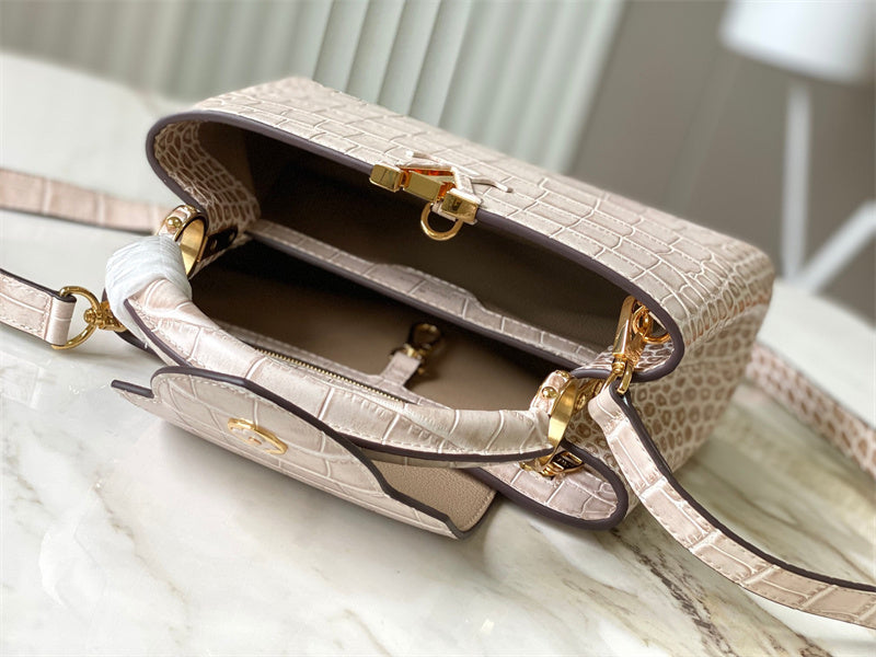  timeless everyday bag detail view showing craftsmanship 20