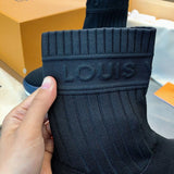 Styling view of Louis Vuitton luxury piece style No.137