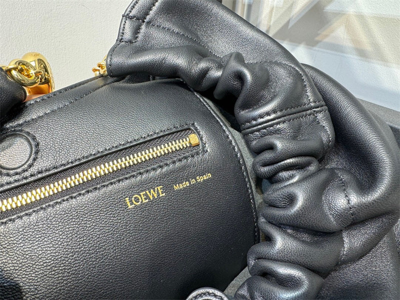Ziva's Charm handbag – close-up view (29cm*24cm*10.5cm)