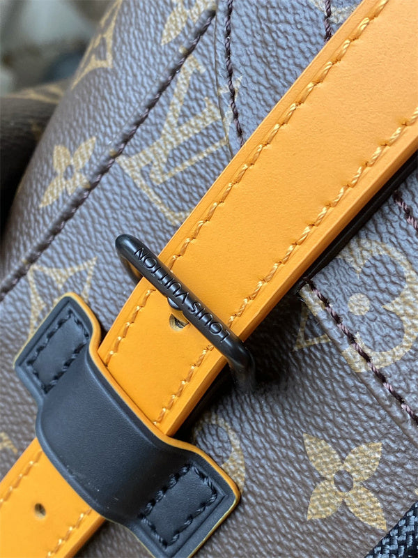  handbag interior and compartment view 15