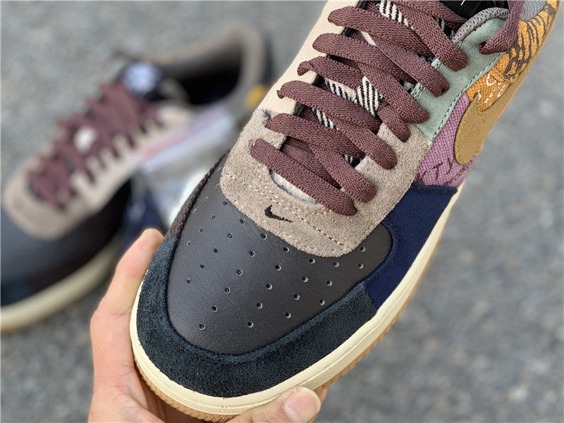 Nike Men's & Women's Luxury Fashion Trainers — Style 006 hardware detail