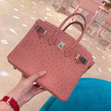 Fluid handbag styled for everyday wear
