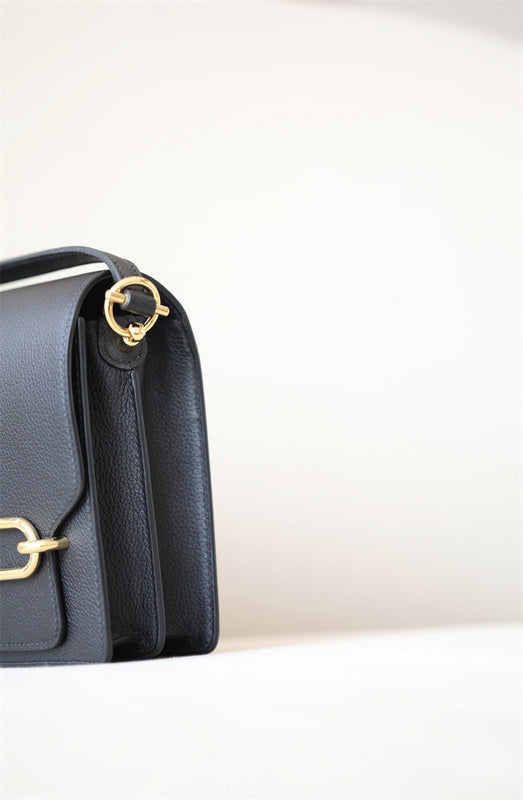  crossbody bag interior and compartment view 9