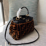 Ziva's Charm handbag – detail view (Standard Size)