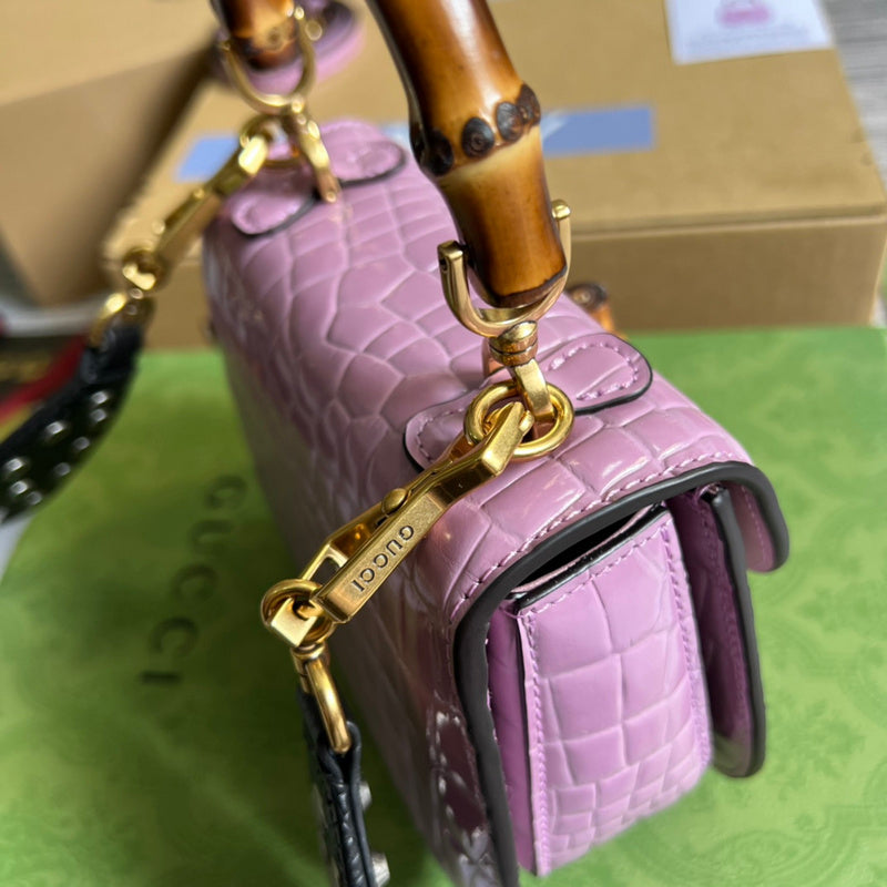 Handle and strap detail of statement premium women's handbag – women's luxury handbag