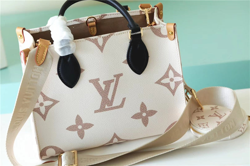  crossbody bag interior and compartment view