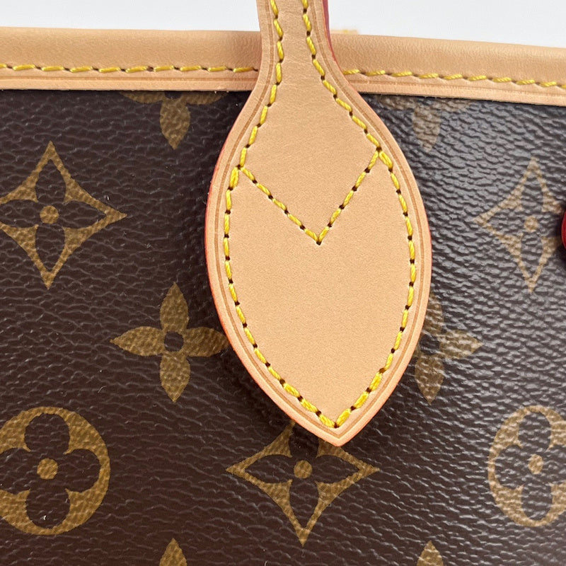 Side profile of polished modern women's handbag – women's premium purse