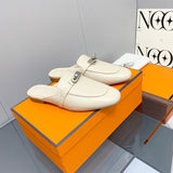 Hermès White Flat Thong Sandals - Detail Shot of Craftsmanship