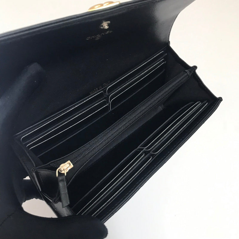 Zivas Charm Elevated Essentials Everyday Handbag (Thoughtfully Structured Design) – Detail View