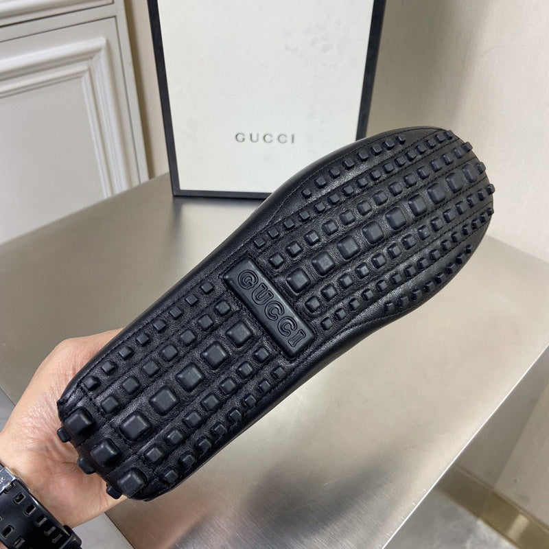 Side profile of Gucci two-tone sneakers breathable knit upper
