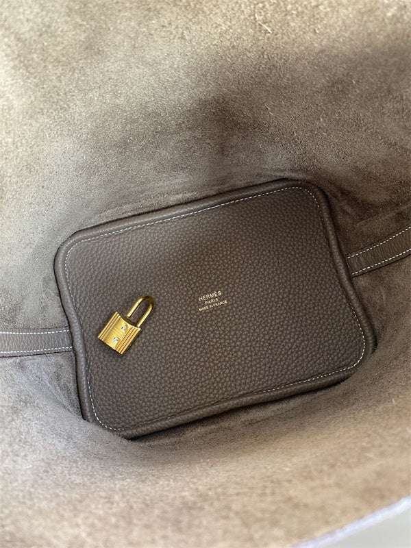 Sophisticated bag women's premium everyday handbag