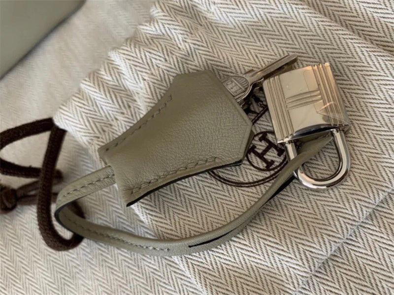  elegant carryall bag detail view showing craftsmanship