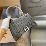 Ziva's Charm handbag – detail view (one versatile size)