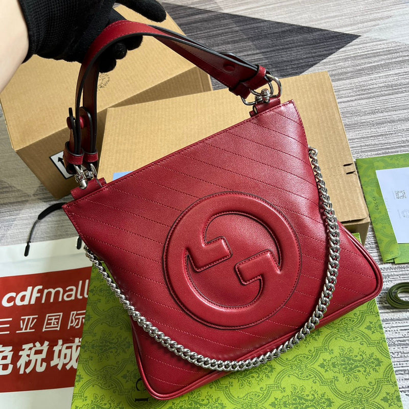 Handle and strap detail of sleek statement women's handbag – women's luxury handbag