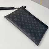 Styled lifestyle shot of signature structured women's handbag – women's premium purse