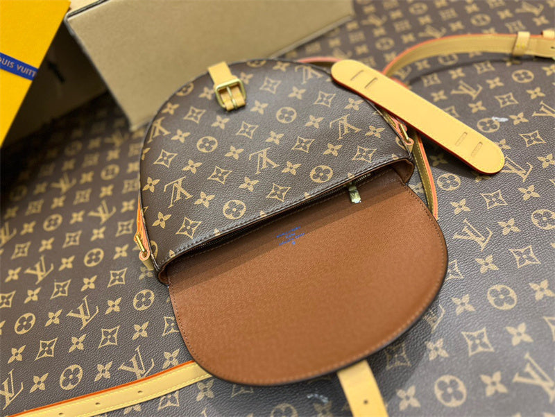  sophisticated shopper bag styled with outfit 12