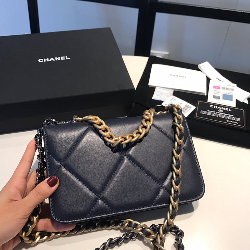 Zivas Charm Everyday Sophistication Fashion Handbag (Considered Detail & Form) – Styled Look