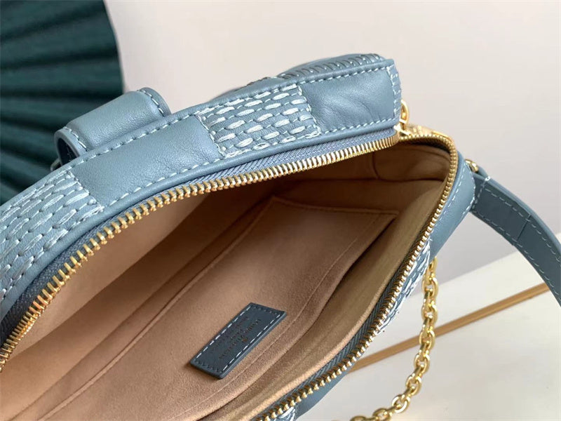  Refined everyday bag front view 19