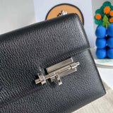  smart everyday bag detail view showing craftsmanship 14