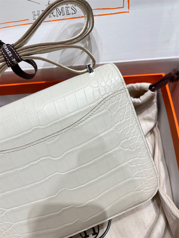  Smart satchel front view 13
