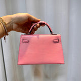  graceful shoulder bag detail view showing craftsmanship