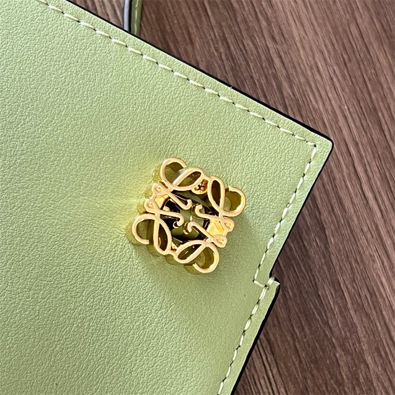 Ziva's Charm handbag – product shot (21cm*15cm*5cm)
