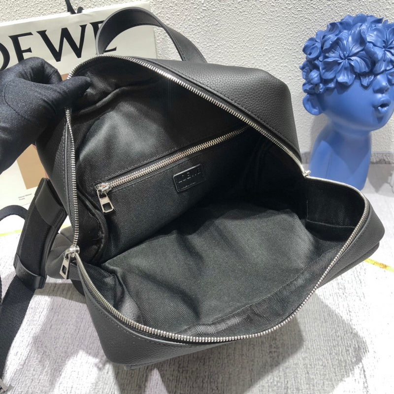 Ziva's Charm handbag – carry view (40cm*31cm*13cm)