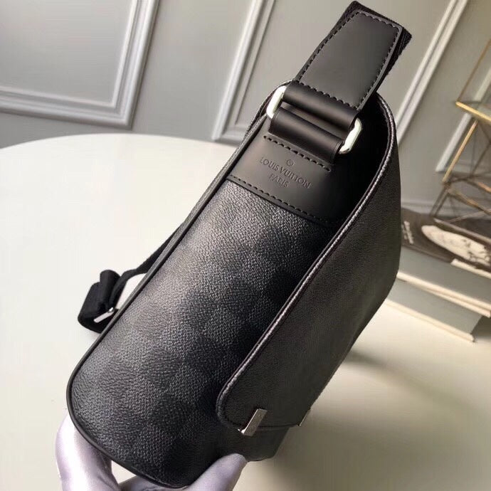 Back view of polished premium women's handbag – women's luxury accessory