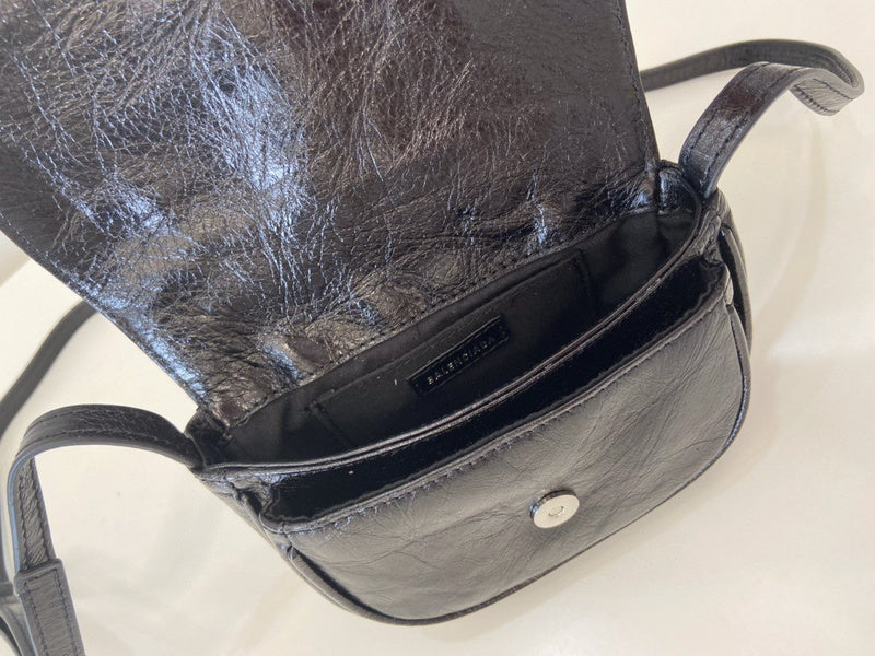 Zivas Charm Contemporary Flair Statement Handbag (Statement-Ready Design) – Detail View
