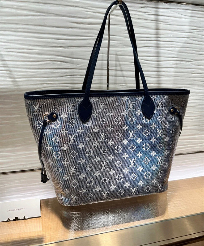  Structured handbag front view 13