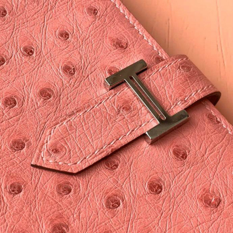  crossbody bag interior and compartment view