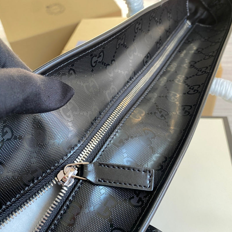 Interior view of polished chic women's handbag – women's luxury accessory