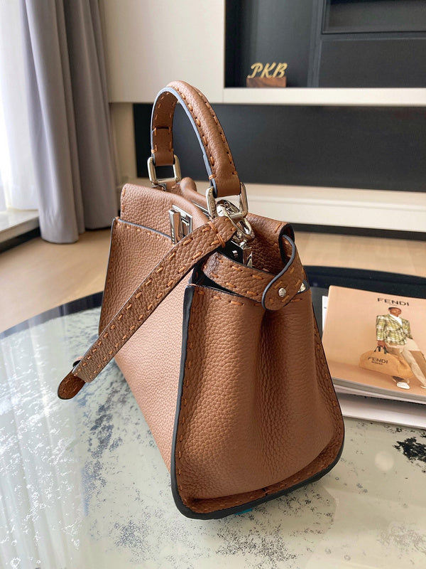 Ziva's Charm handbag – close-up view (23cm*12cm*18cm)