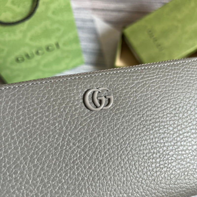 Styled lifestyle shot of everyday-luxe statement women's handbag – women's luxury accessory