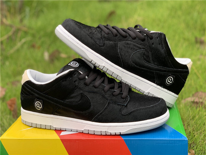 Nike Men's & Women's Designer Lifestyle Shoes — Style 080 detail view
