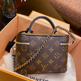 structured bag interior and compartment view 9