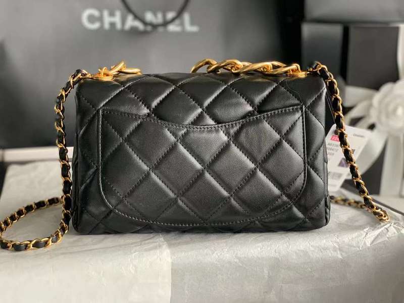 Zivas Charm Contemporary Flair Luxury Handbag (Considered Detail & Form) – Detail View