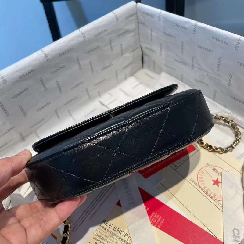 Zivas Charm Understated Luxury Luxury Handbag (Polished Everyday Piece) – Interior View