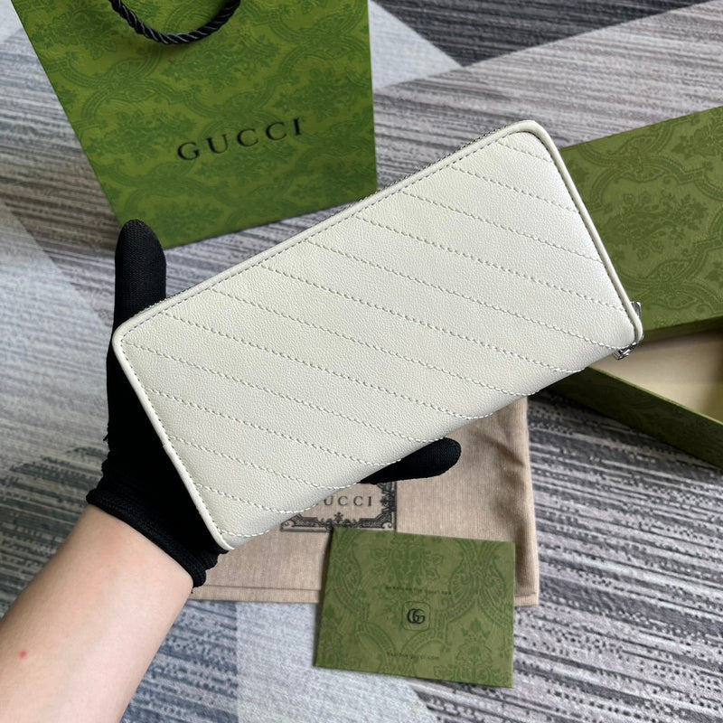 Side profile of everyday-luxe chic women's handbag – women's premium purse