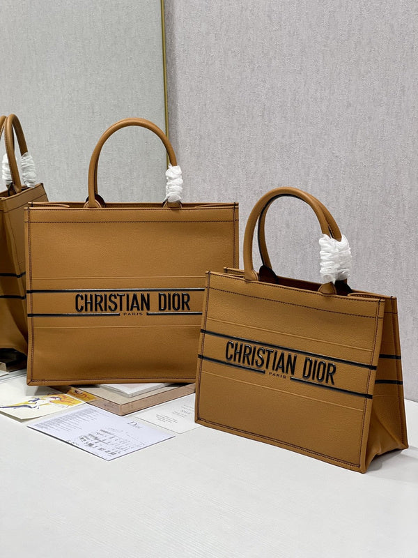 Styled lifestyle shot of everyday-luxe signature women's handbag – women's premium purse