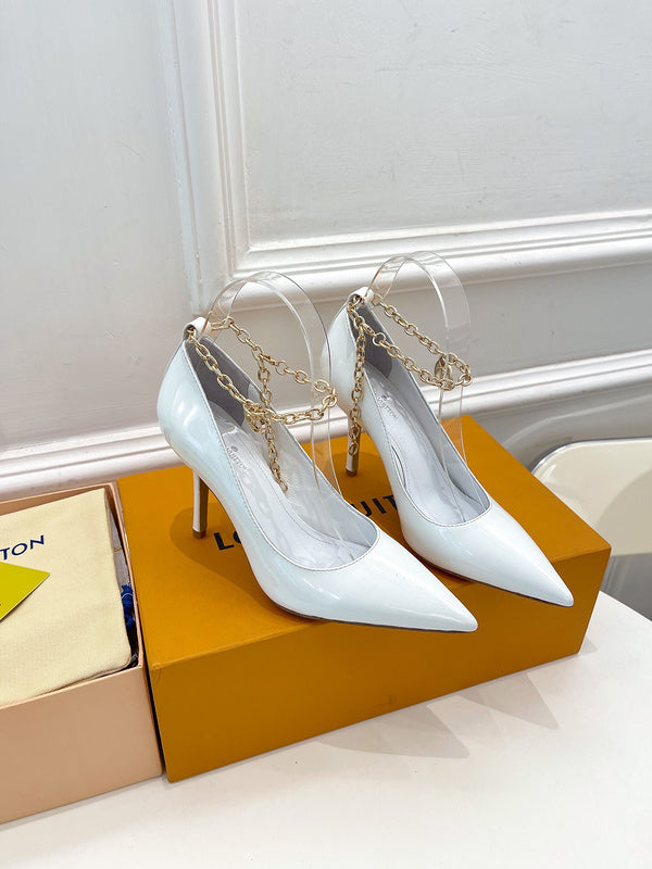Louis Vuitton shoes Style 414 - top view showing design