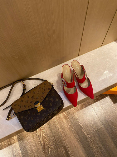 Louis Vuitton shoes Style 266 - texture and material detail