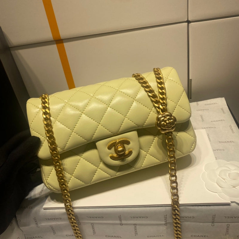  mid purse view 1