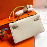  essential shoulder bag detail view showing craftsmanship 8
